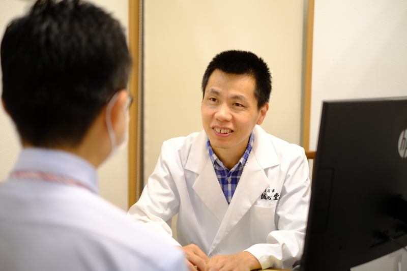 栄　春嬌　先生