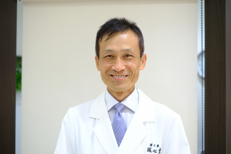 呉 文華（ゴ ブンカ）
中国医薬大学卒（台湾）
北京中医薬大学卒（中華人民共和国）
漢方相談担当曜日：金曜